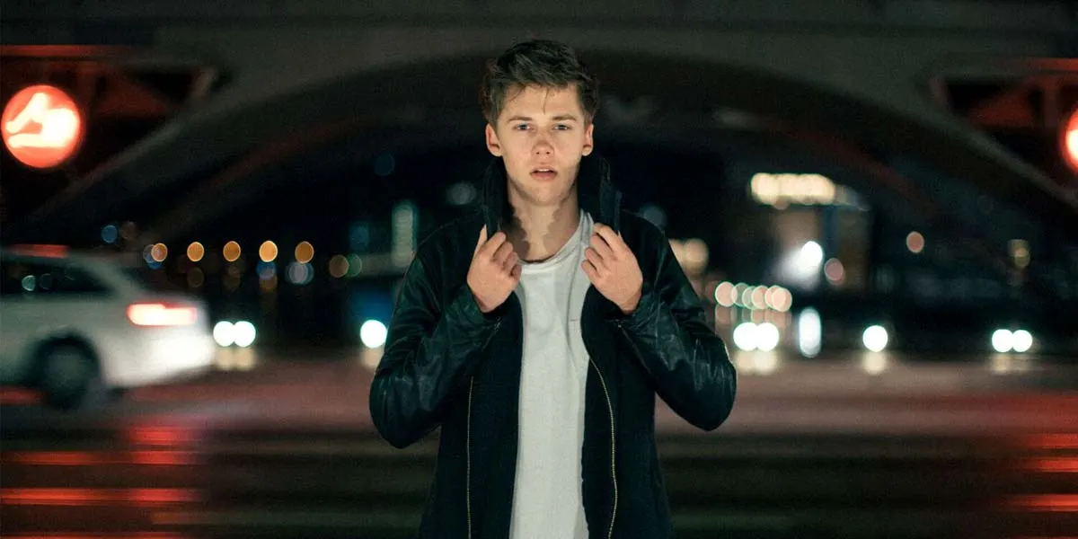 Il musicista emergente Jannik Brunke sulla moda e la sua passione: la musica!