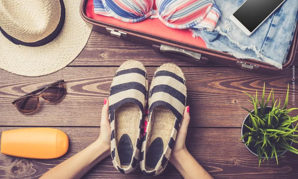 Il perfetto look estivo funziona quest'anno con le espadrillas - consigli di stile