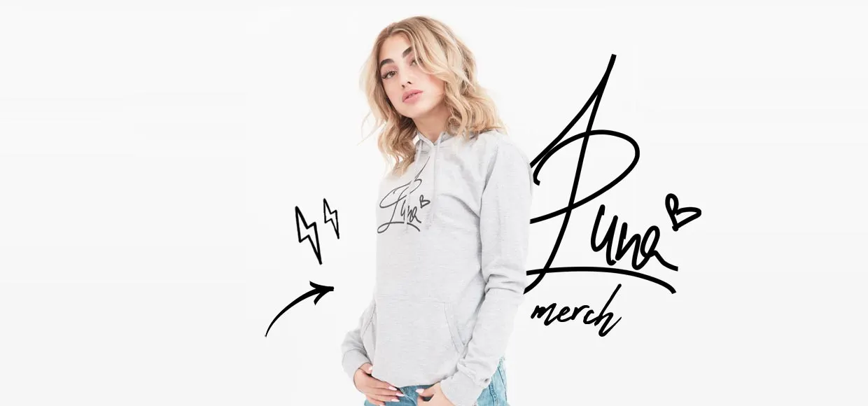 Luna Farina - La cantante presenta il suo merchandising!