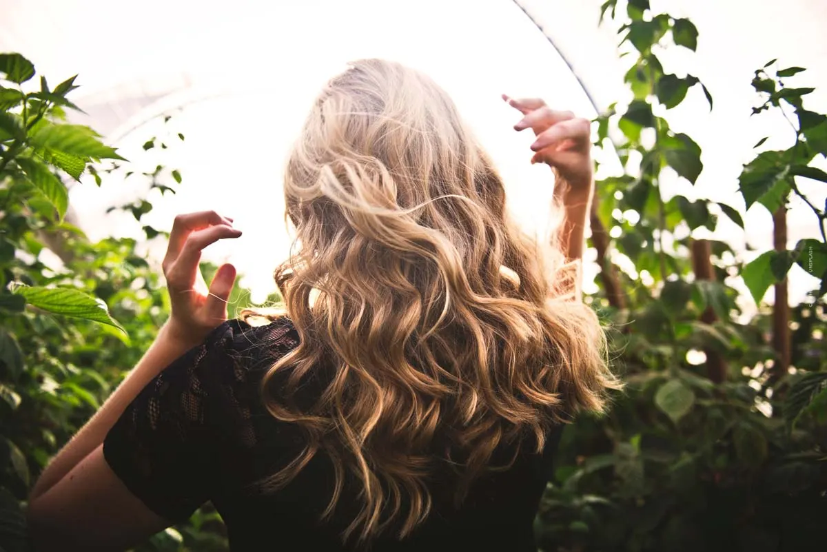Consigli per la cura dei capelli: Evitare danni ai capelli e consigli per capelli sani
