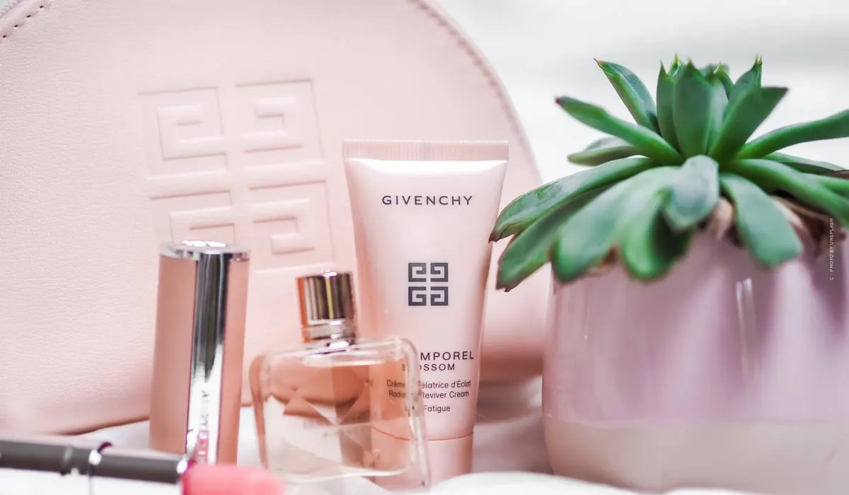 Negozio online di makeup: cosmetici, viso, capelli e tutti i marchi di bellezza - by FIV