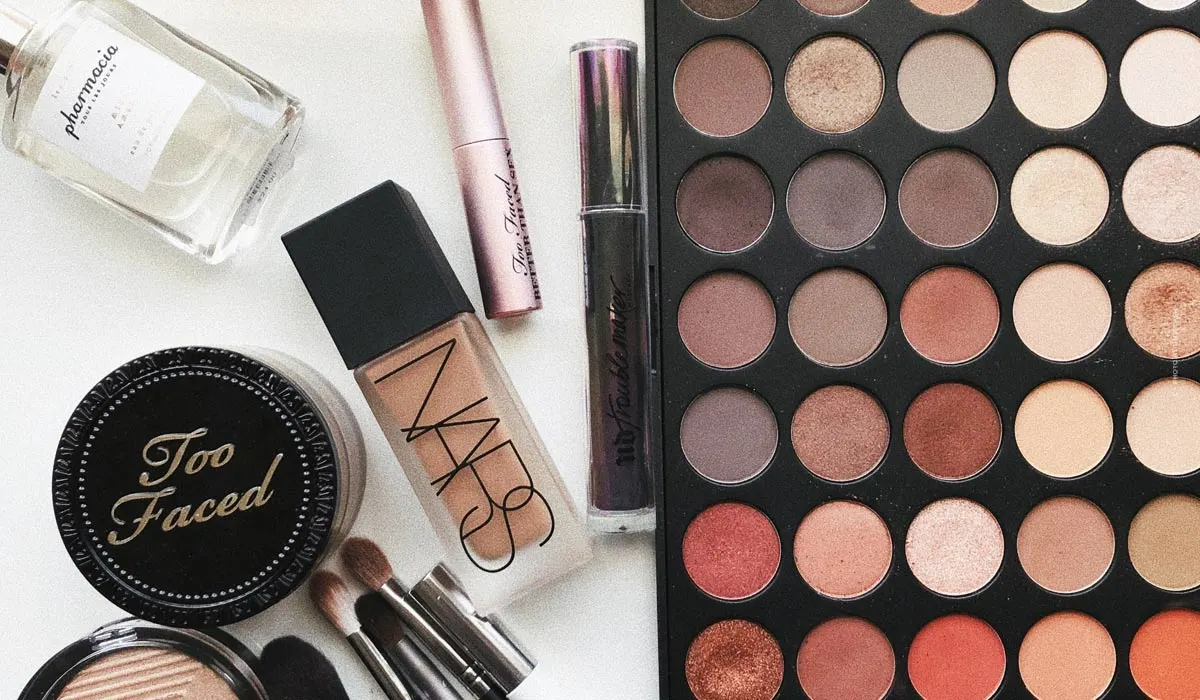 Consigli per il trucco per l'estate: look naturale grazie a Primer, Bronzer & Co