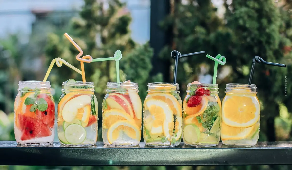 Deliziose e semplici bevande per l'estate: ricette da fare da soli, con e senza alcol!