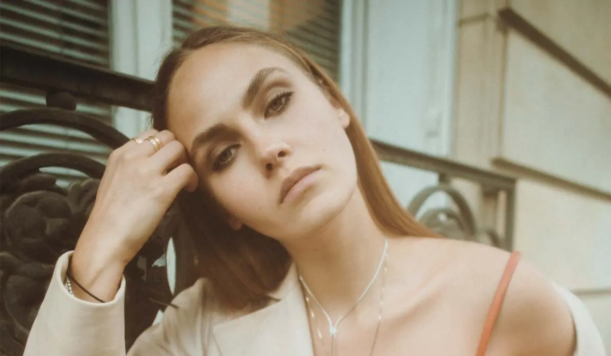 Intervista con Elena Carrière: sulla pressione dei social media, la salute mentale e la GNTM