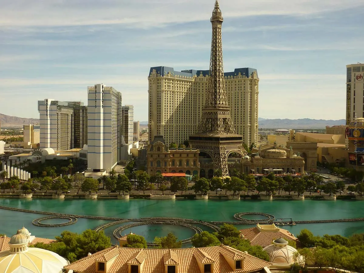 Spostamento di Las Vegas: Luoghi più popolari per vivere, opzioni di alloggio e attività per il tempo libero