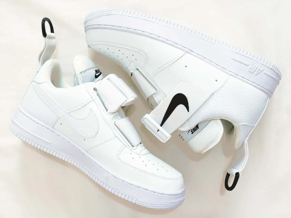 Nike: scarpe da ginnastica popolari e abbigliamento sportivo di tendenza con scarpe, felpe con cappuccio, pantaloni della tuta & co.