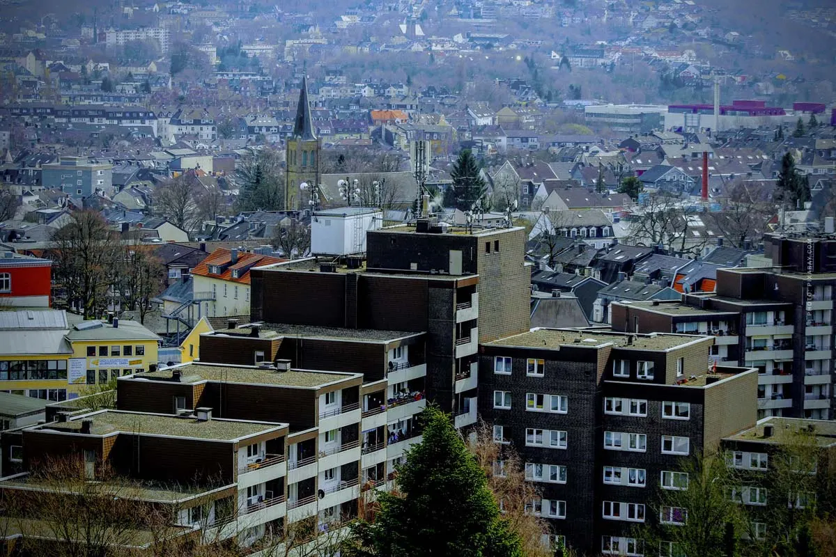 Affittare, comprare, vivere a Wuppertal: condominio o casa familiare - Intervista all'agente immobiliare