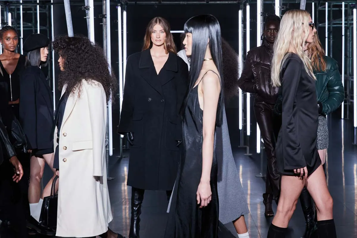 RÆRE by Lorena Rae: la modella di Victoria Secret diventa stilista - AYFW