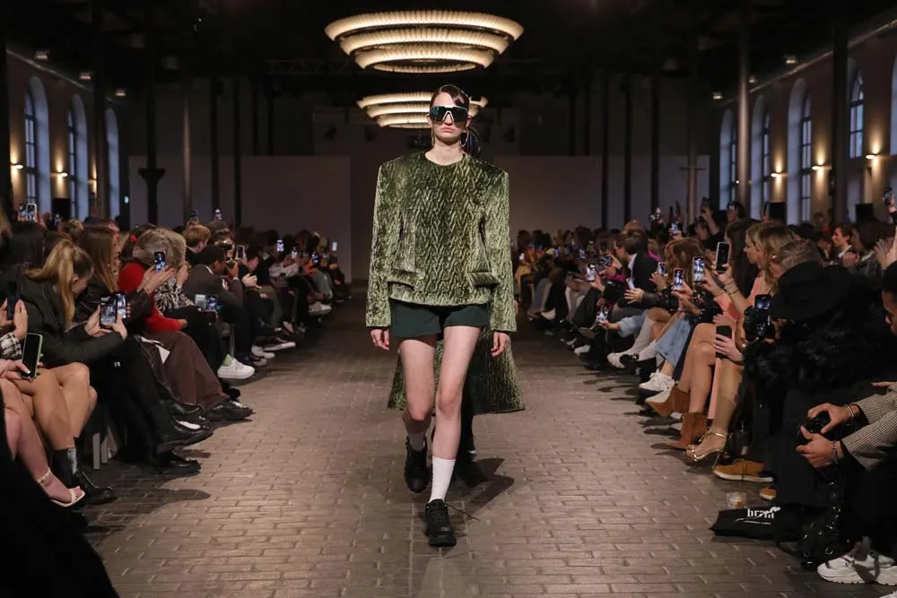 Rebekka Ruétz: elegantemente sportiva - Settimana della moda di Berlino AW23/24