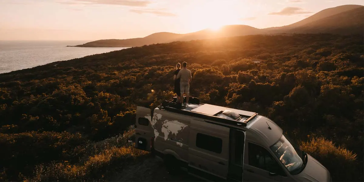 Vita da furgone a tempo pieno: intervista a Melli e Finn in camper