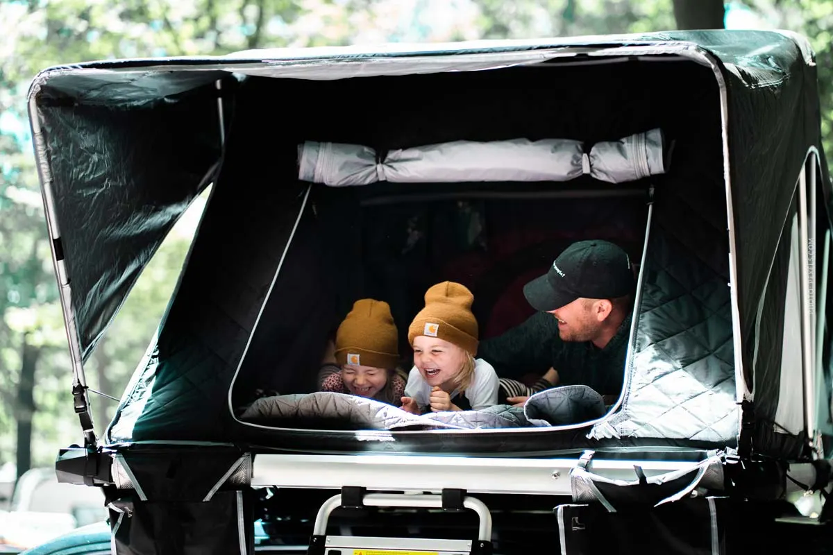 Tenda da tetto Airpass: allestimento, dimensioni e possibilità di viaggio illimitate - per i campeggiatori
