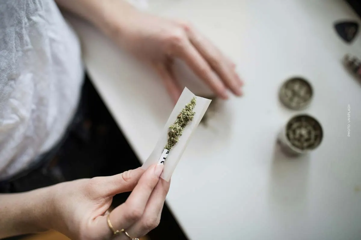 Acquistare cannabis online: Legale! I migliori "negozi" - medico della cannabis, prescrizione, farmacia e consegna
